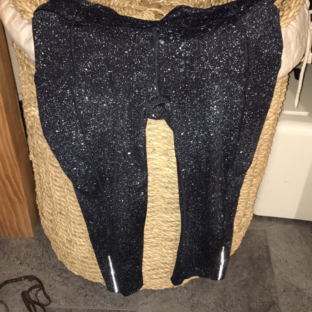 Lululemon Black High Waisted Align Crops size 6